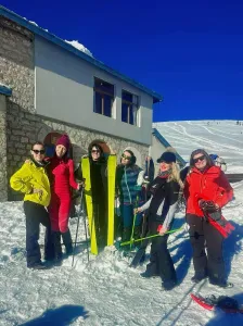 обща снимка пред хижа Македония